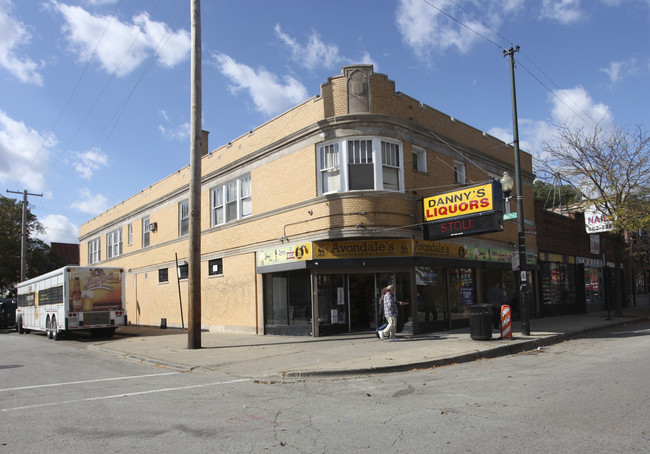 3018 N Milwaukee Ave in Chicago, IL - Building Photo - Building Photo