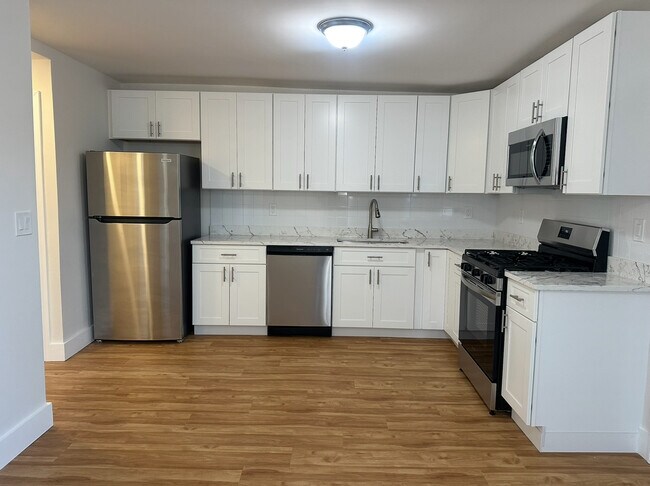 69 Florence St, Unit 3