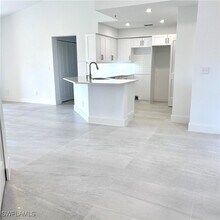 8275 Ibis Club Dr in Naples, FL - Building Photo - Building Photo