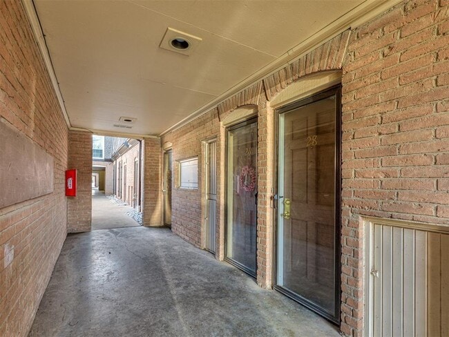 6100 N Brookline Ave in Oklahoma City, OK - Building Photo - Building Photo