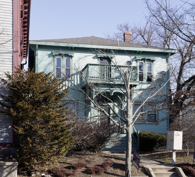 96 S Angell St in Providence, RI - Foto de edificio