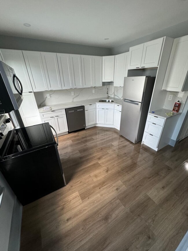 170 Putnam St, Unit 2nd floor