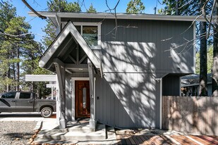 26454 Apache Trail in Lake Arrowhead, CA - Building Photo