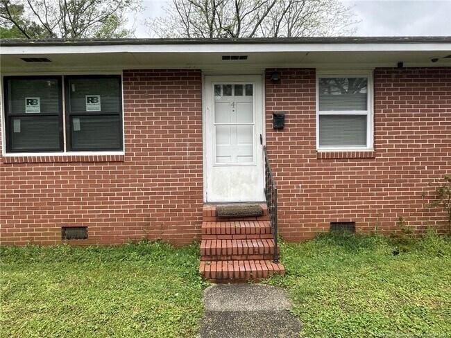 property at 715 S 3rd St