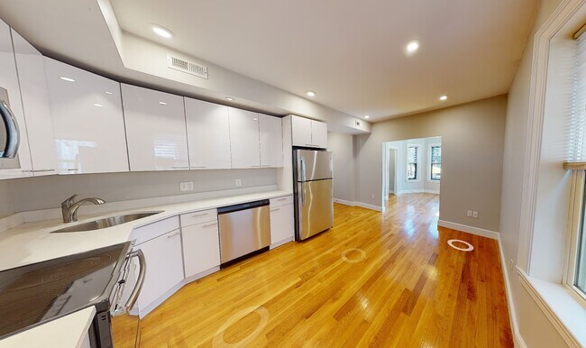 904 Massachusetts Ave, Unit 6T in Cambridge, MA - Building Photo - Building Photo
