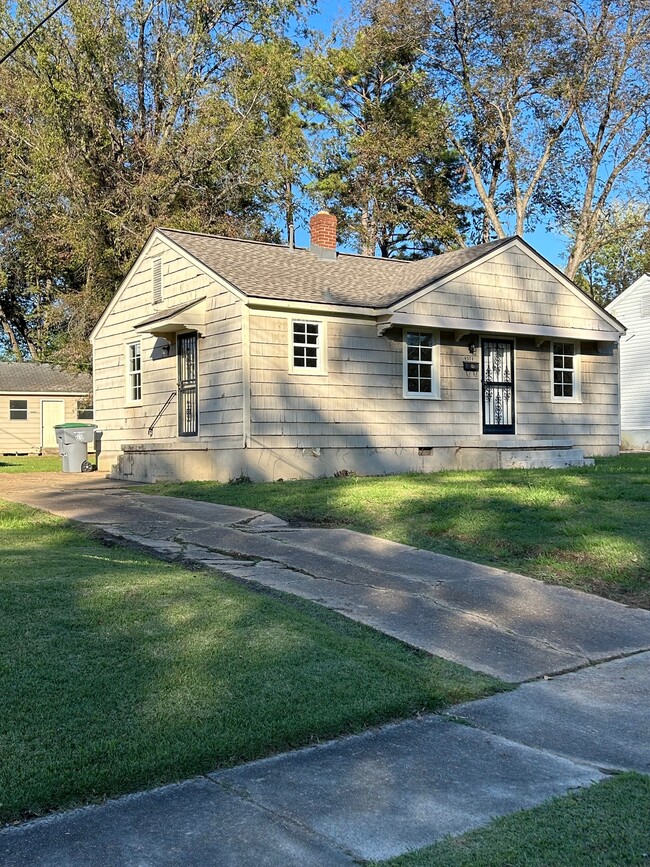 4374 Given Ave in Memphis, TN - Foto de edificio - Building Photo