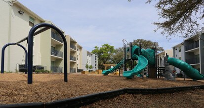 Oakland Terrace in Jacksonville, FL - Foto de edificio - Building Photo