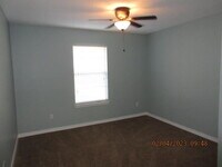 345 Riverchase Blvd photo'