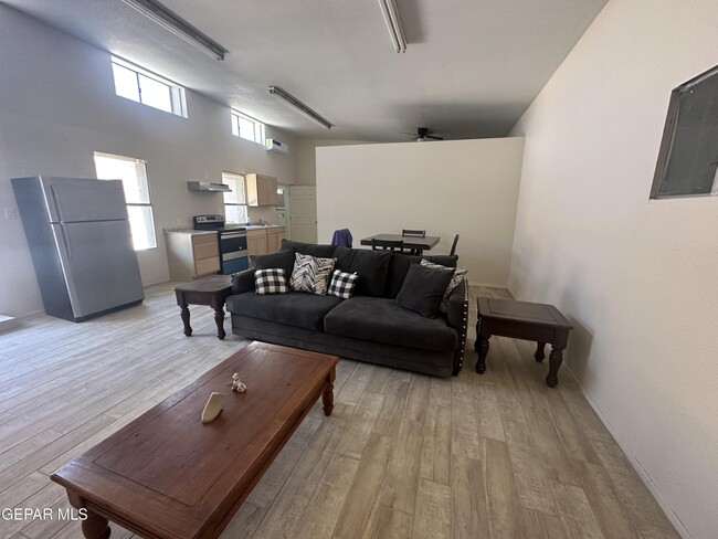 4640 La Luz Ave in El Paso, TX - Building Photo - Building Photo