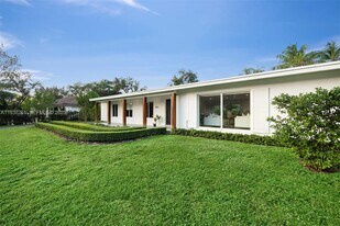 5835 SW 100th Terrace in Miami, FL - Building Photo