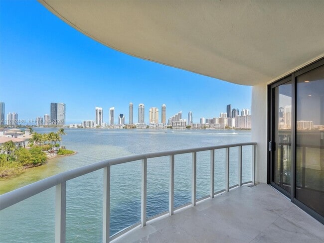 4000 Island Blvd in Aventura, FL - Building Photo - Building Photo