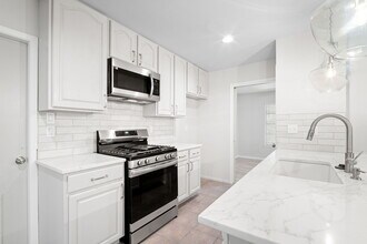 4134 Hunting Path in San Antonio, TX - Building Photo - Building Photo