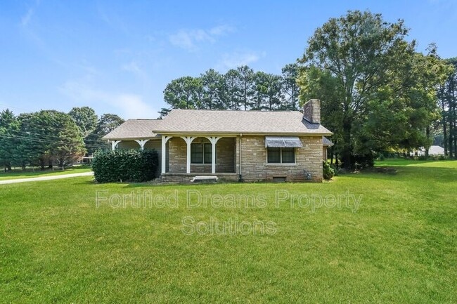 property at 633 S Greensboro St