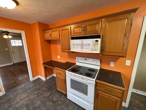 522 W Elm St in Junction City, KS - Building Photo - Building Photo