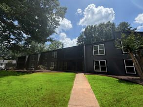 Parkhaven Apartments in Charlotte, NC - Building Photo - Building Photo