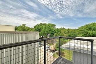 1702 S Lamar Blvd in Austin, TX - Building Photo - Building Photo