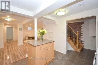 422 Silverthorne Crescent in Mississauga, ON - Building Photo - Building Photo