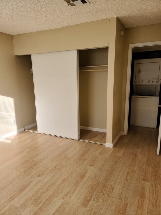 437 N 14th St in Las Vegas, NV - Building Photo - Building Photo