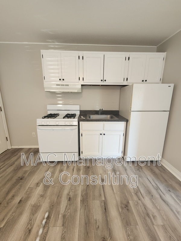 1325 Virginia Ave in Cookeville, TN - Building Photo - Building Photo