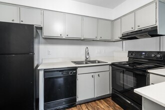 Ironhorse Flats in Austin, TX - Building Photo - Building Photo