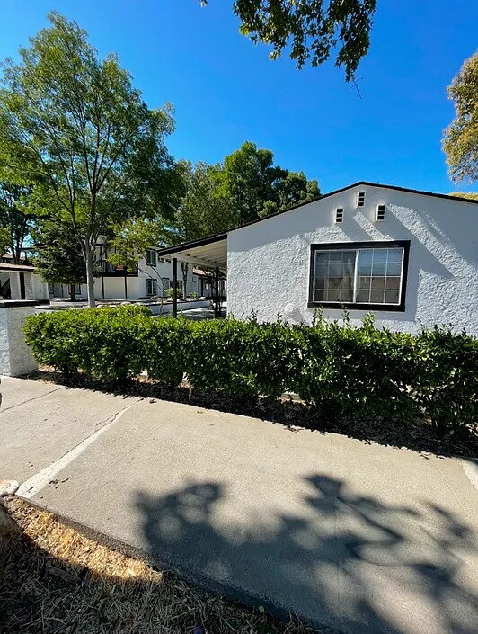 property at 22 E Main St