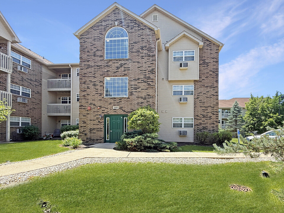 310 Cunat Blvd in Richmond, IL - Building Photo