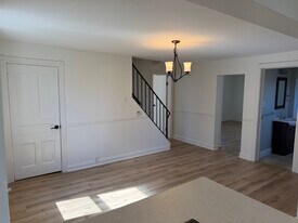 456 Michigan Ave in Monroe, MI - Building Photo