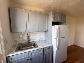 30 Locust Hill Ave in Yonkers, NY - Building Photo - Building Photo