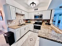 2400 14th St N in Naples, FL - Building Photo - Building Photo