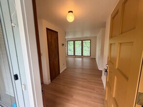 4389 Imperial Dr in West Linn, OR - Building Photo - Building Photo