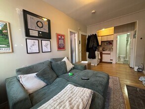 63 Myrtle St, Unit 10 in Boston, MA - Building Photo - Building Photo