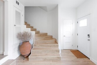 813 E Oltorf St in Austin, TX - Building Photo - Building Photo