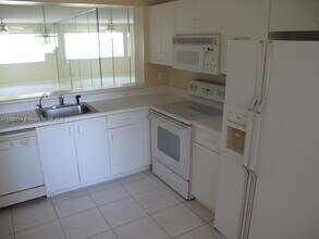 9511 Weldon Cir in Tamarac, FL - Building Photo - Building Photo