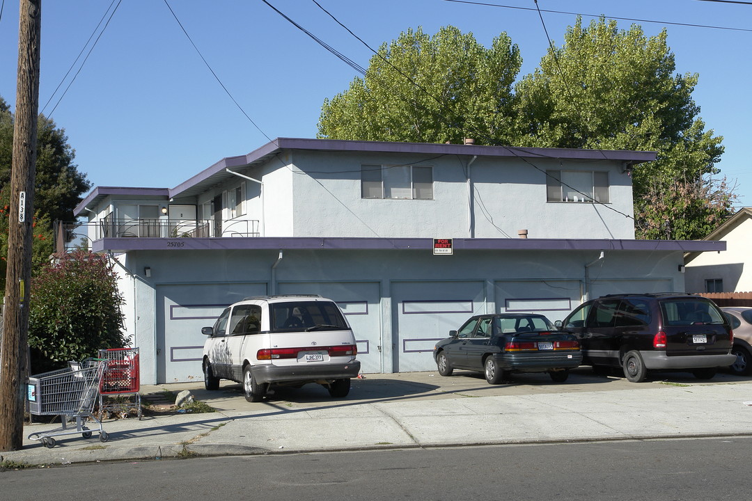 25705 Whitman St in Hayward, CA - Building Photo