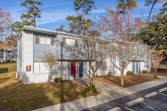 Forestwood Apartments in Slidell, LA - Foto de edificio - Building Photo