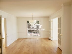 4325 Sprucebough Dr in Marietta, GA - Foto de edificio - Building Photo