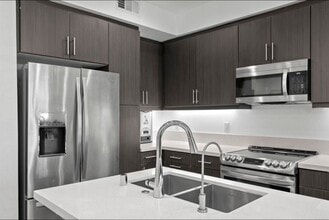 7641 University Ave, Unit 105 in La Mesa, CA - Building Photo - Building Photo