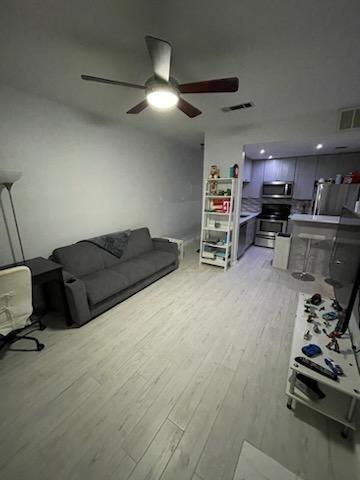 property at 806 W 24th St