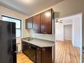 2311 W Wilson Ave in Chicago, IL - Building Photo - Building Photo