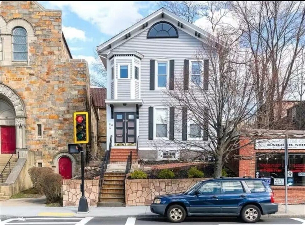 96 Warren St in Boston, MA - Building Photo