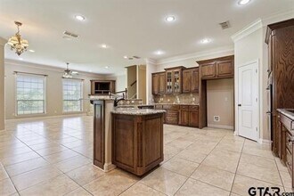 15233 Wagon Wheel Cir in Chandler, TX - Building Photo - Building Photo