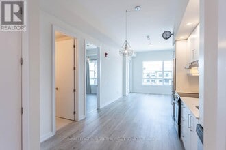 40 Esplanade Ln in Grimsby, ON - Building Photo - Building Photo