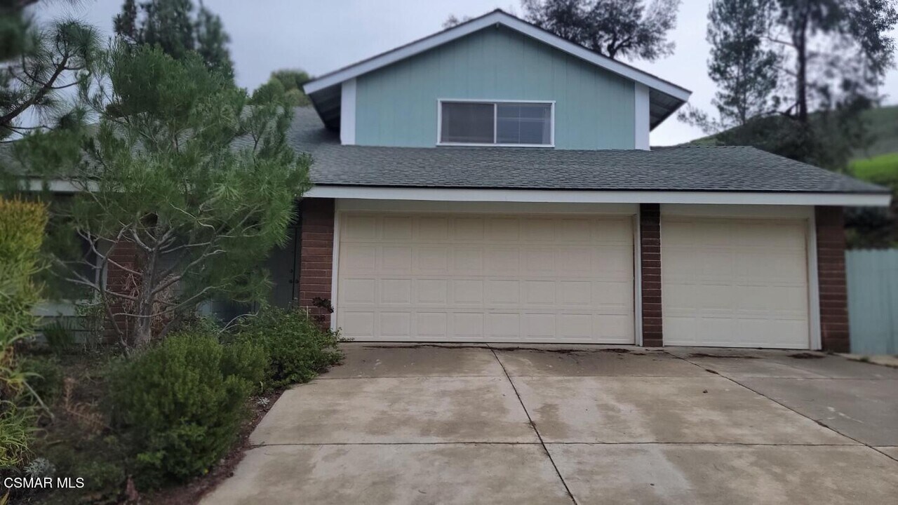 3050 Wildwood Ave in Thousand Oaks, CA - Building Photo