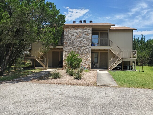 20700 Bonanza, Unit A in Lago Vista, TX - Building Photo - Building Photo