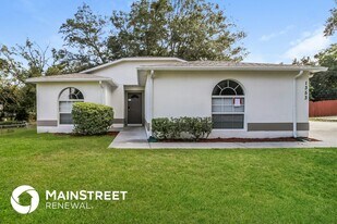 1353 Clarcona Rd in Apopka, FL - Building Photo