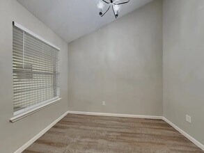 16515 Cairngorm Dr in Houston, TX - Building Photo - Building Photo
