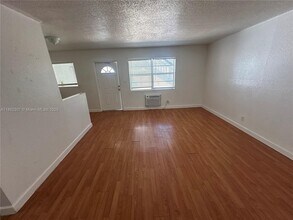 300 SW 4th Ct in Fort Lauderdale, FL - Building Photo - Building Photo