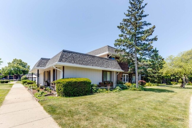 1309 Court O in Hanover Park, IL - Building Photo - Building Photo
