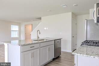 114 Charing Cross Dr in Stephens City, VA - Building Photo - Building Photo