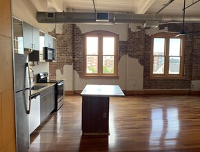 112 South Gay Street in Knoxville, TN - Foto de edificio - Interior Photo